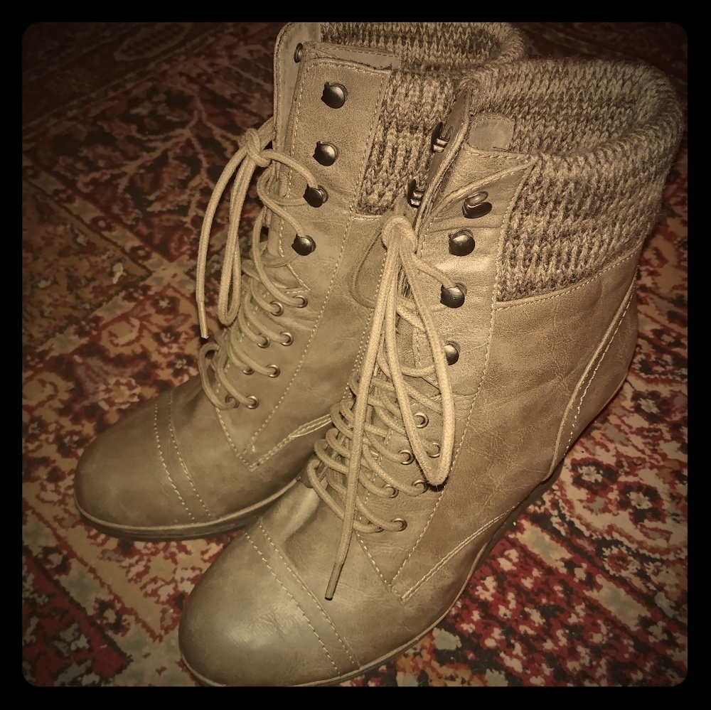 Wedge heeled Bootie